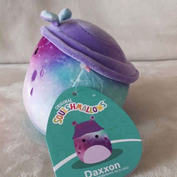 Squishmallow Daxxon the Alien with bucket hat 5 inches - Picture 2 of 5